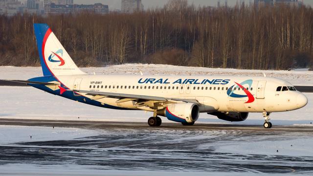 VP-BMT:Airbus A320-200:Уральские авиалинии